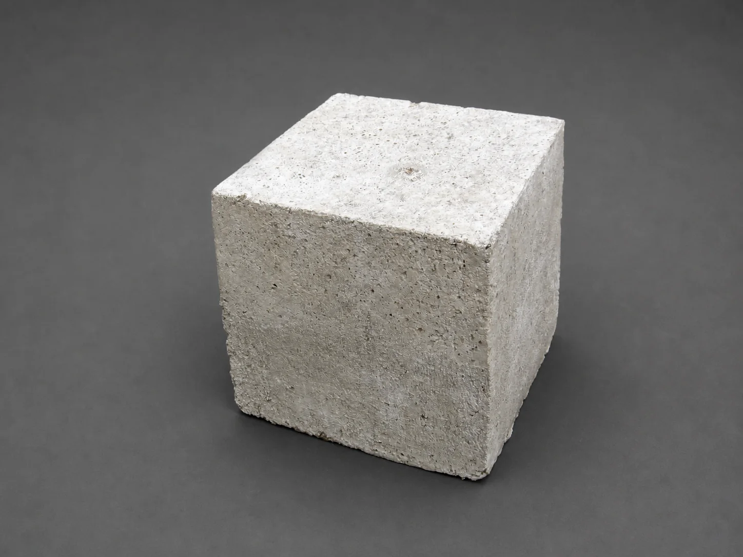Cubo de hormigón 25 × 25, fabricado por Vibrados Navarrete